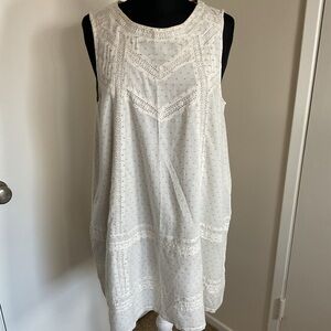 26. Maisie White Sleeveless Short Midi Dress Size Large